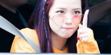 Blinks angry at a brand that unfollowed Jisoo on Instagram after the contract expired