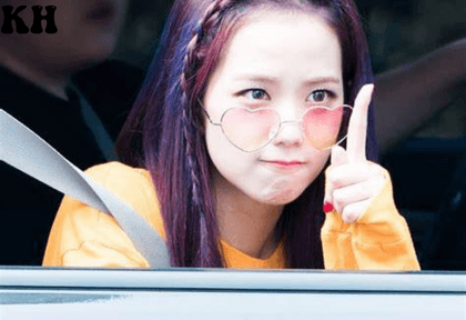 Blinks angry at a brand that unfollowed Jisoo on Instagram after the contract expired