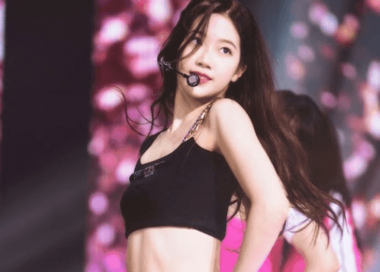 LE SSERAFIM’s Kazuha Shares Her Secrets to Toned abs