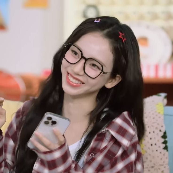 Karina’s Smile: KNetz Can’t Decide What to Think