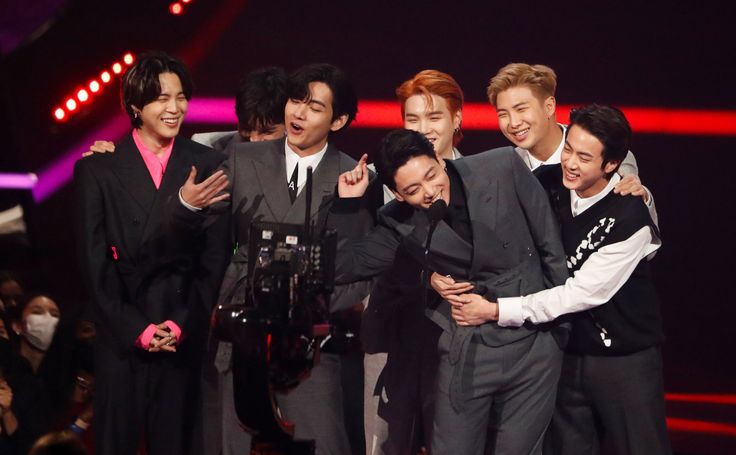 bts-tops-2025-hallyu-survey-for-seven-years