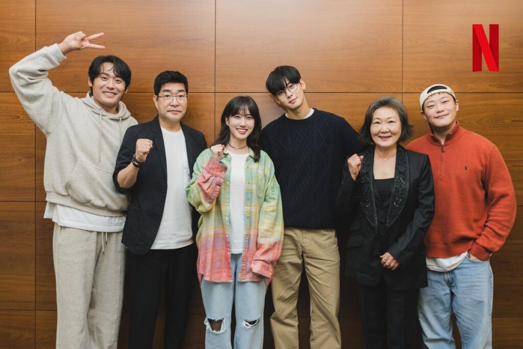 Cha Eunwoo Was Spotted Washing Dishes In The Military