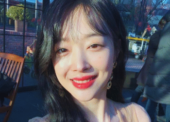 Fans reflect on Sulli’s unmatched aura and beauty years after her passing
