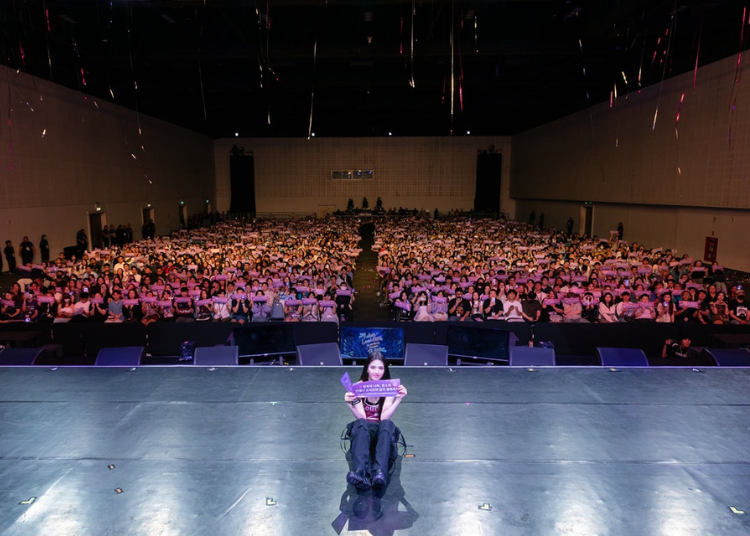 Han So-hee's fan meeting tickets haven't even sold half.