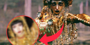 Lisa Stuns K-Netizens with Bold ‘Jibaro’ Halloween Look